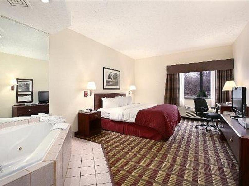 Hotel Baymont By Wyndham Boston Heights/Hudson Esterno foto