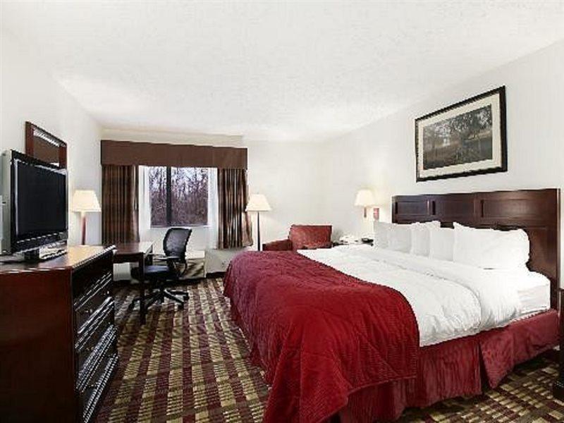 Hotel Baymont By Wyndham Boston Heights/Hudson Esterno foto