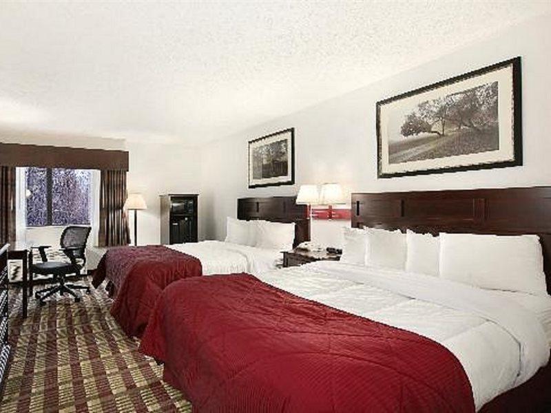 Hotel Baymont By Wyndham Boston Heights/Hudson Esterno foto