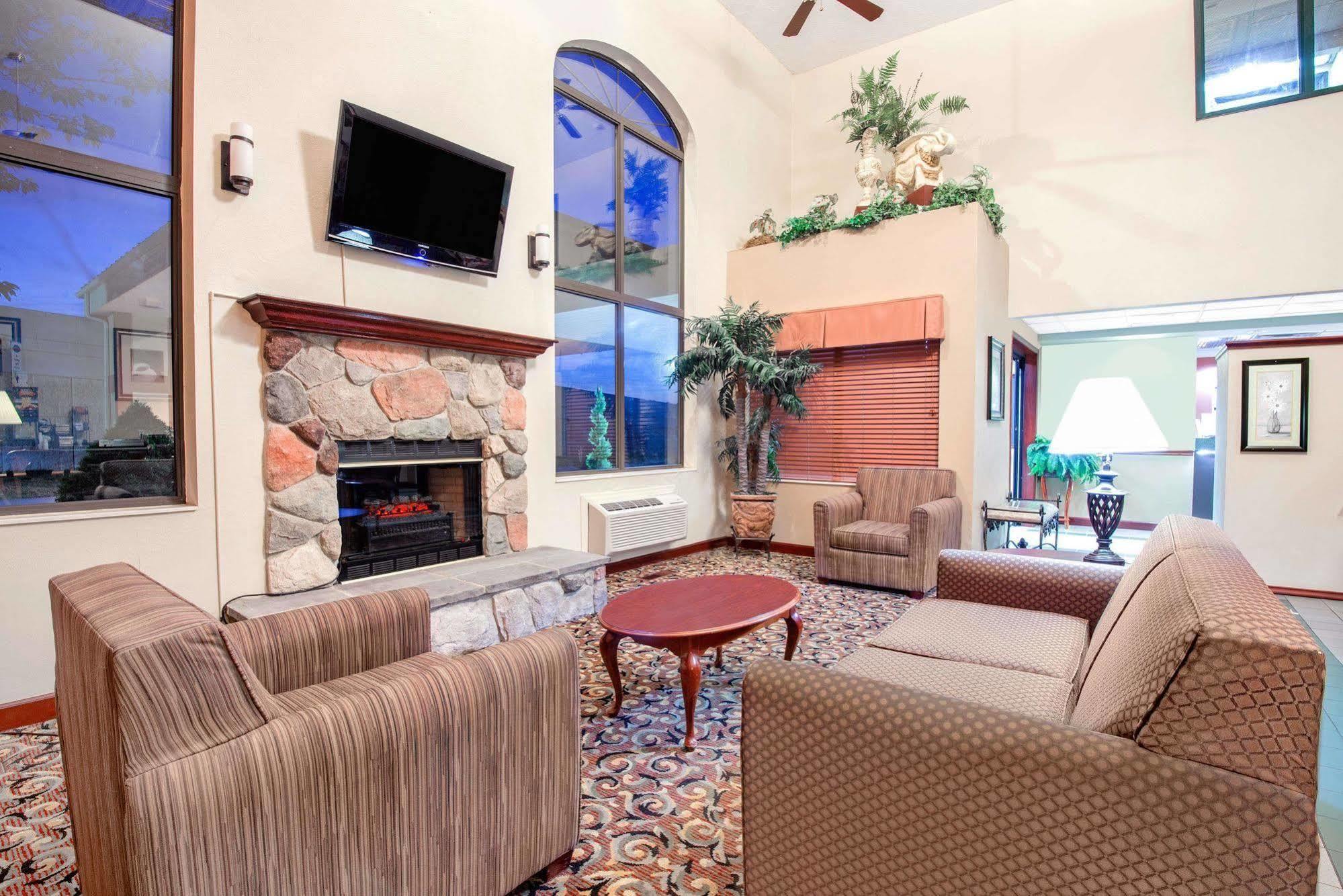 Hotel Baymont By Wyndham Boston Heights/Hudson Esterno foto