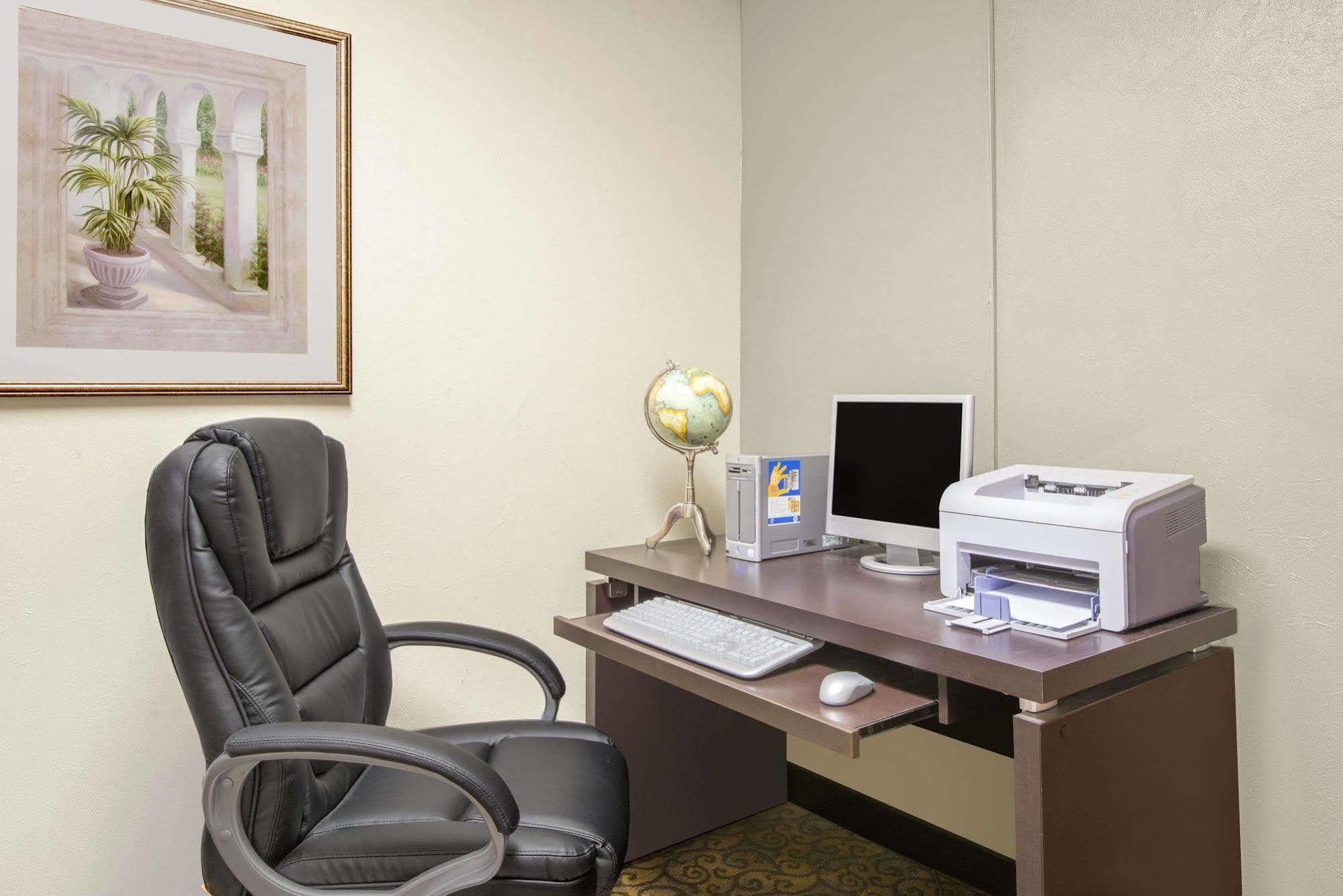 Hotel Baymont By Wyndham Boston Heights/Hudson Esterno foto